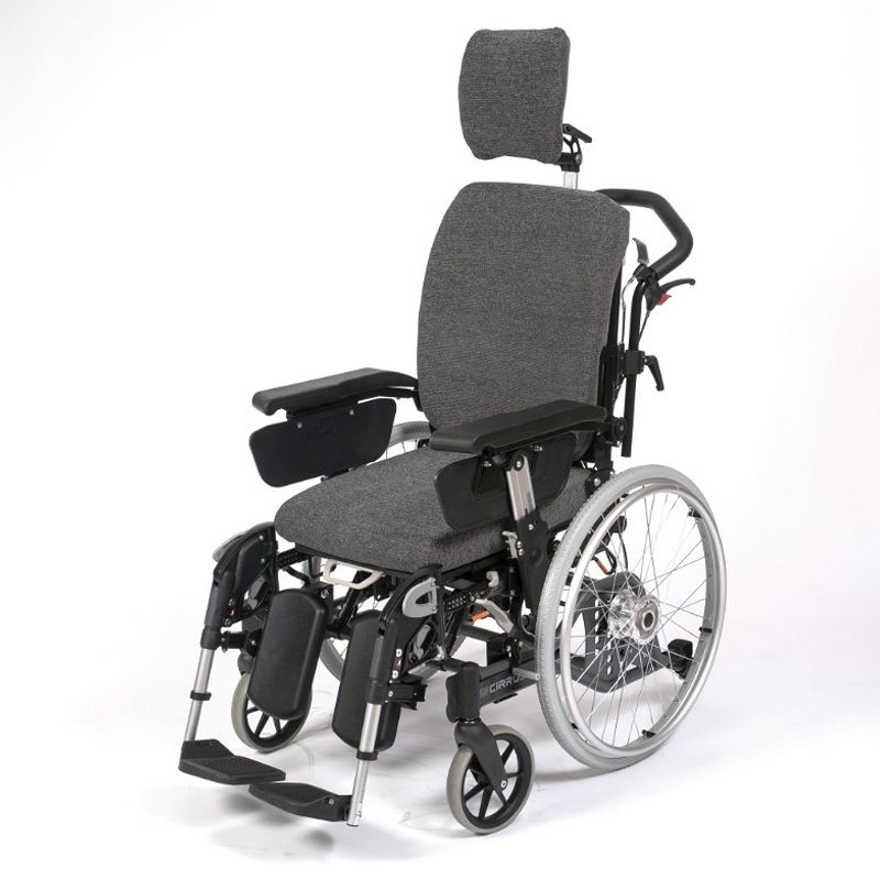 Fauteuil roulant de soins Breezy Cirrus G5, avec frein à tambour