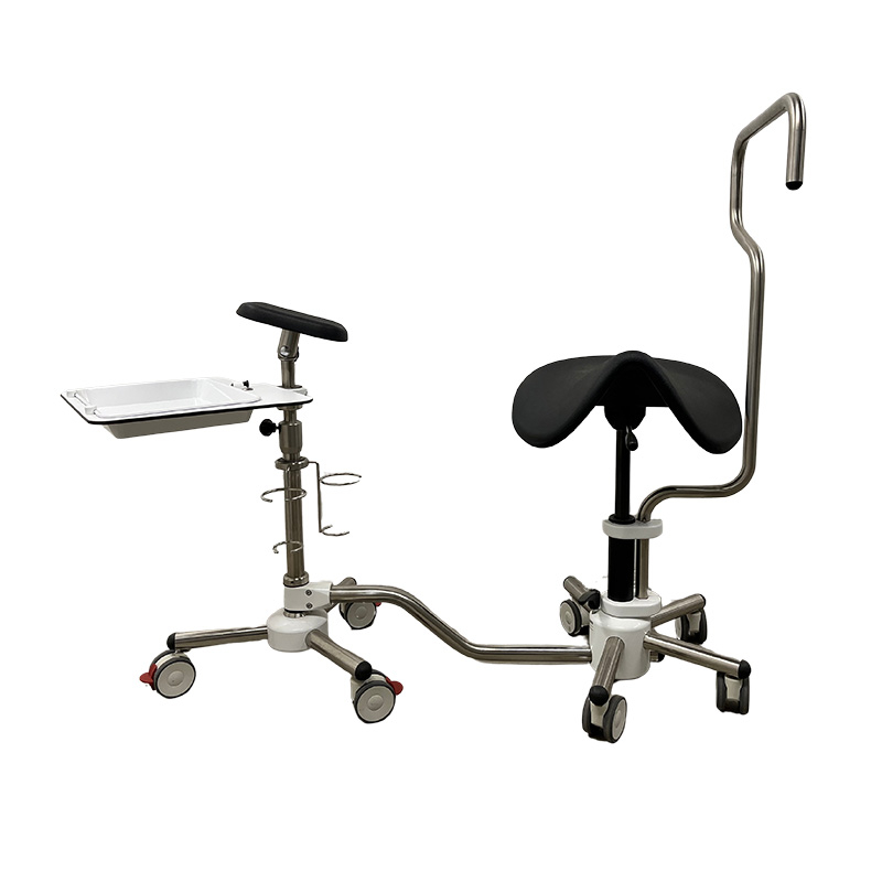 Chariot de soins Branca, avec tablette, repose-bras et repose-jambes plats